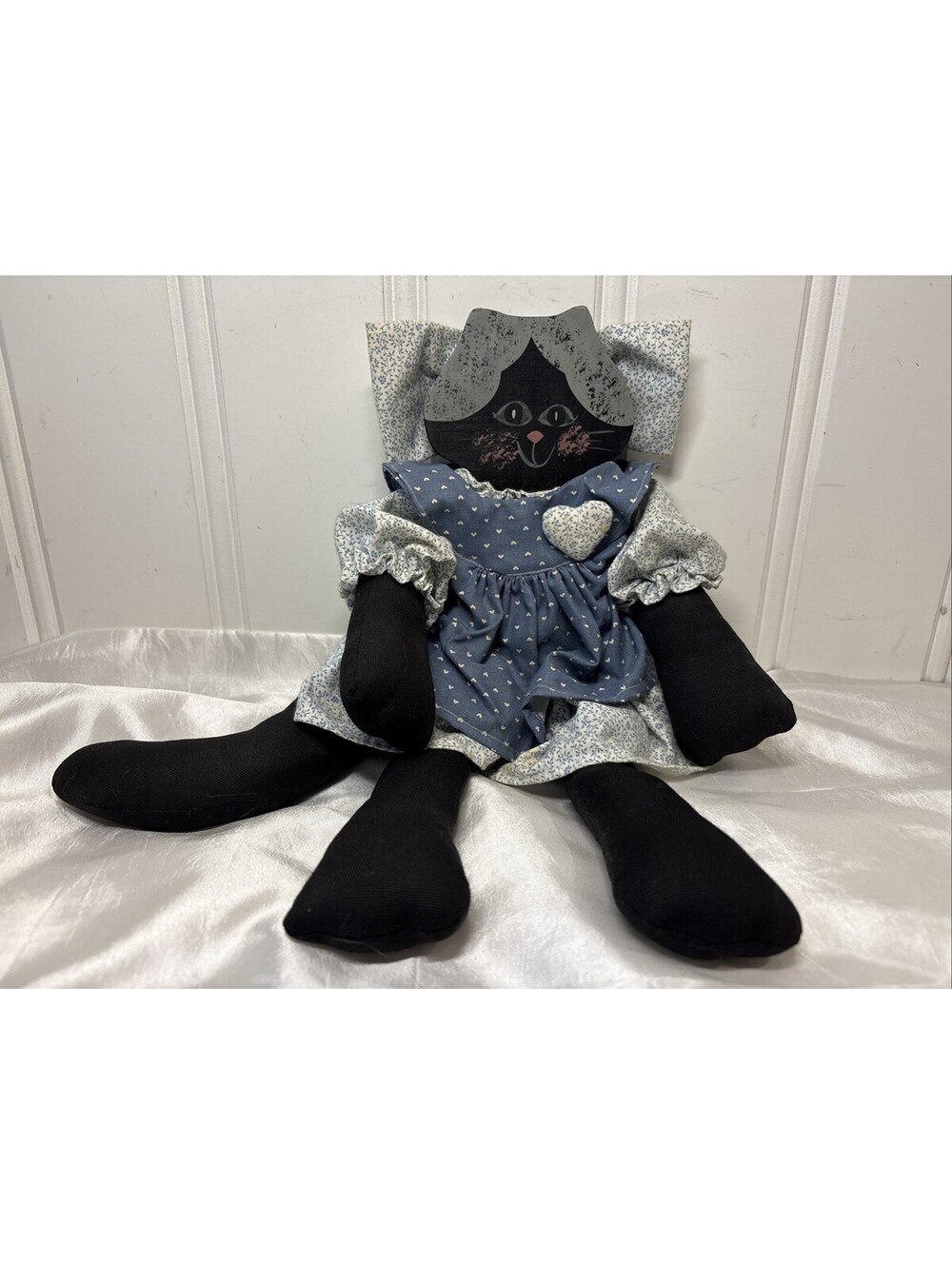 Vintage 1990s Primitive Painted Wooden Black Cat Plush Country Dress Great Con.